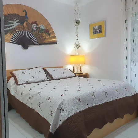 Con Oficina Y Vistas Al Mar